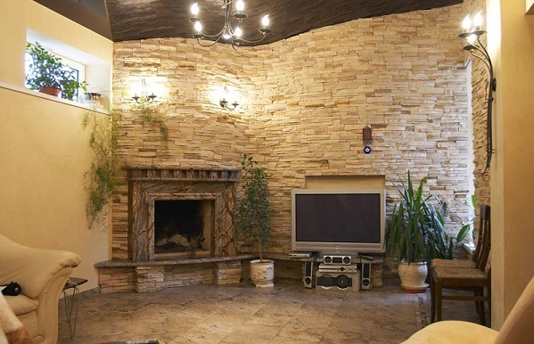 Оздоблення каміна декоративним каменем